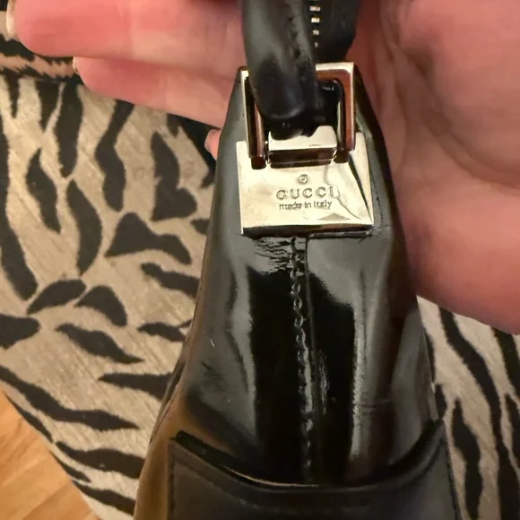 Gucci Black Patent Leather Shoulder Bag - Picture 4 of 10